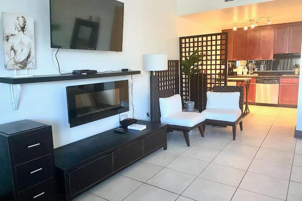 Riverview, 507, Steps Away!+pool+wifi *
