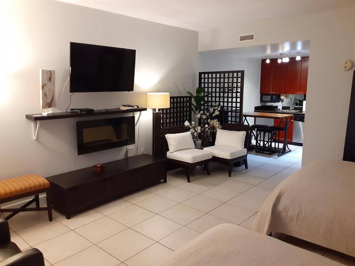 Riverview, 507, Steps Away!+pool+wifi * Ruskin